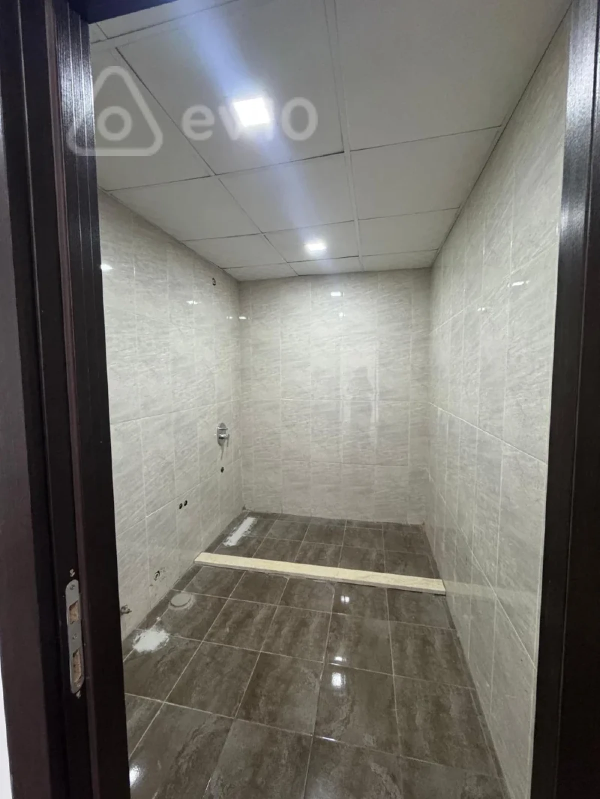 Kirayə verilir 16 otaqlı ofis 530 m²
