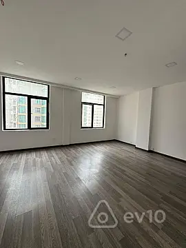 Kirayə verilir 16 otaqlı ofis 530 m²