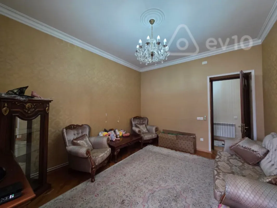 Satılır 3 otaqlı köhnə tikili 80 m²