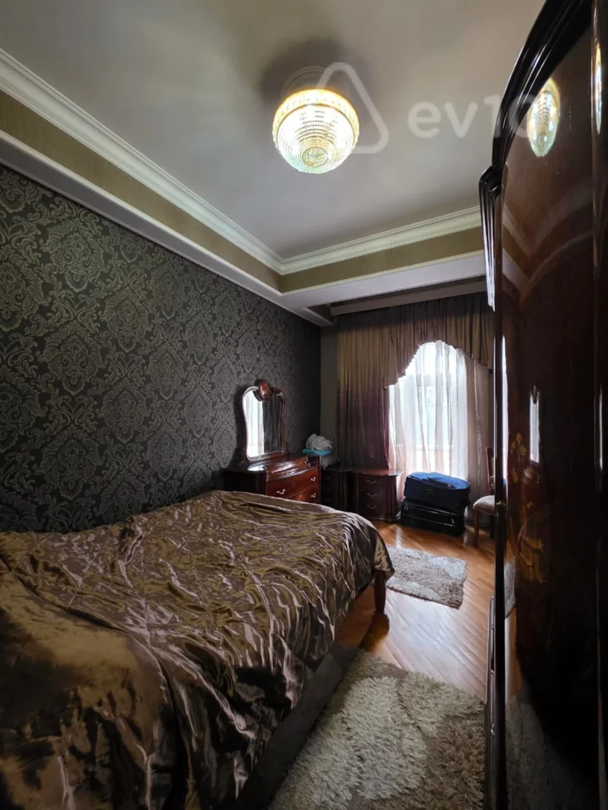 Satılır 3 otaqlı köhnə tikili 80 m²