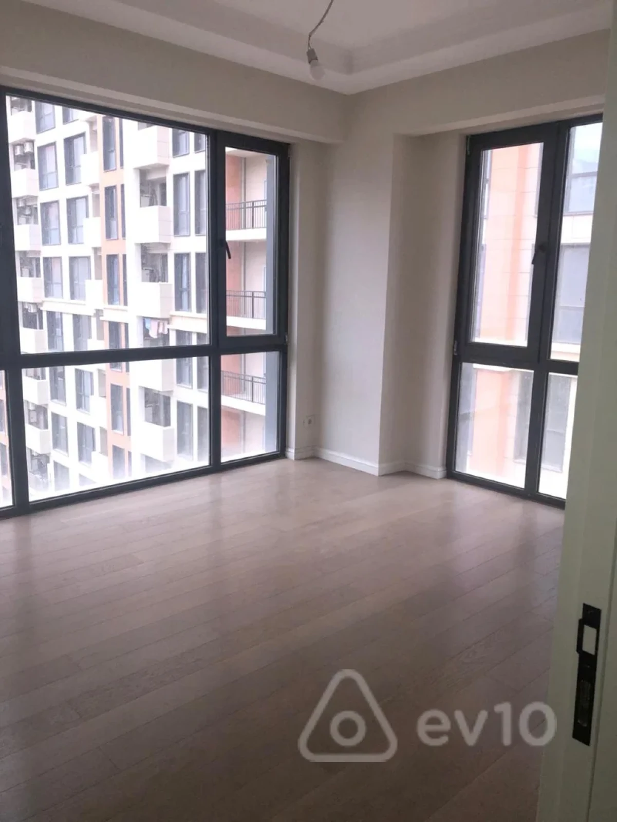 Kirayə verilir 2 otaqlı yeni tikili 55 m²