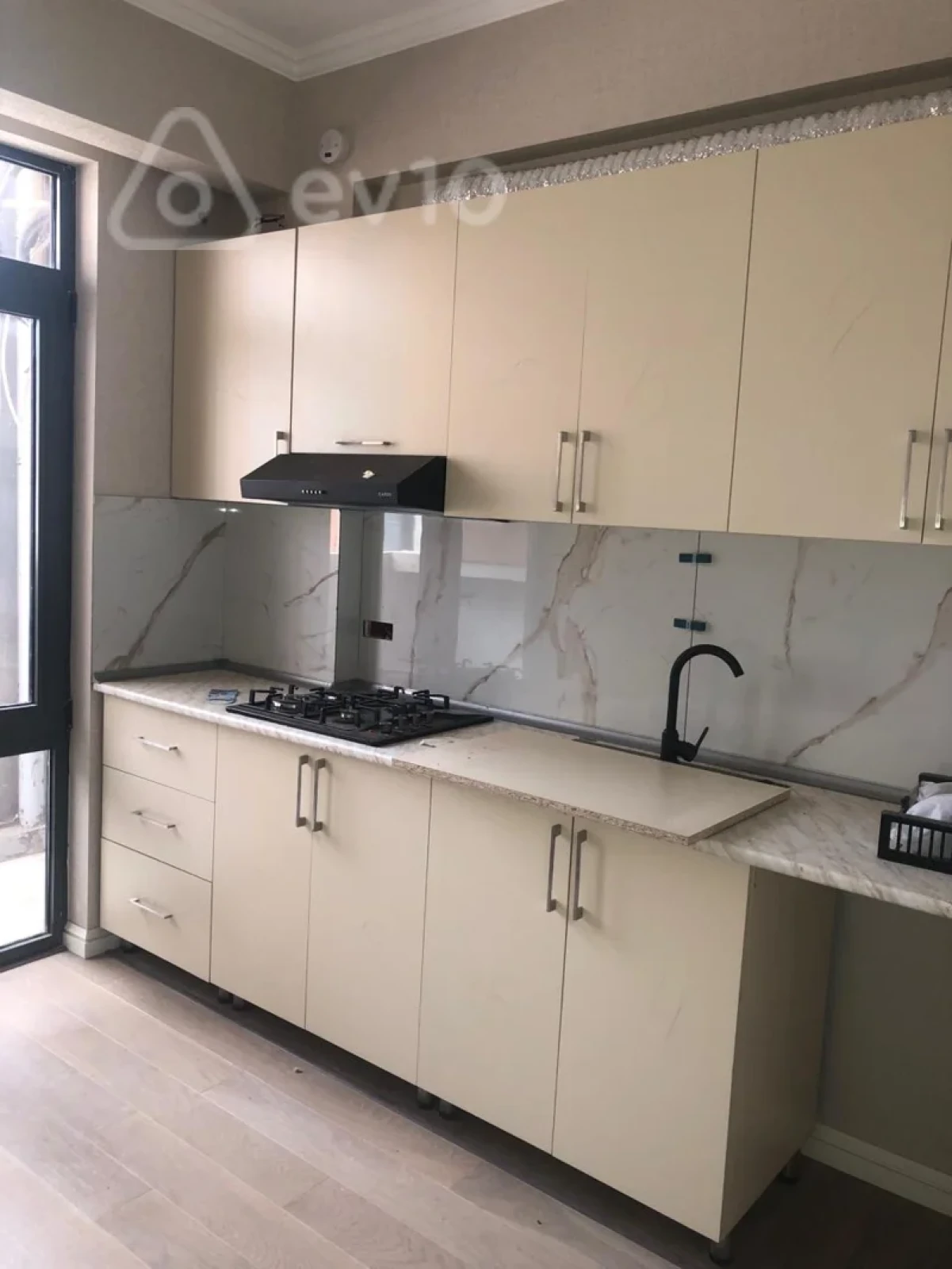 Kirayə verilir 2 otaqlı yeni tikili 55 m²