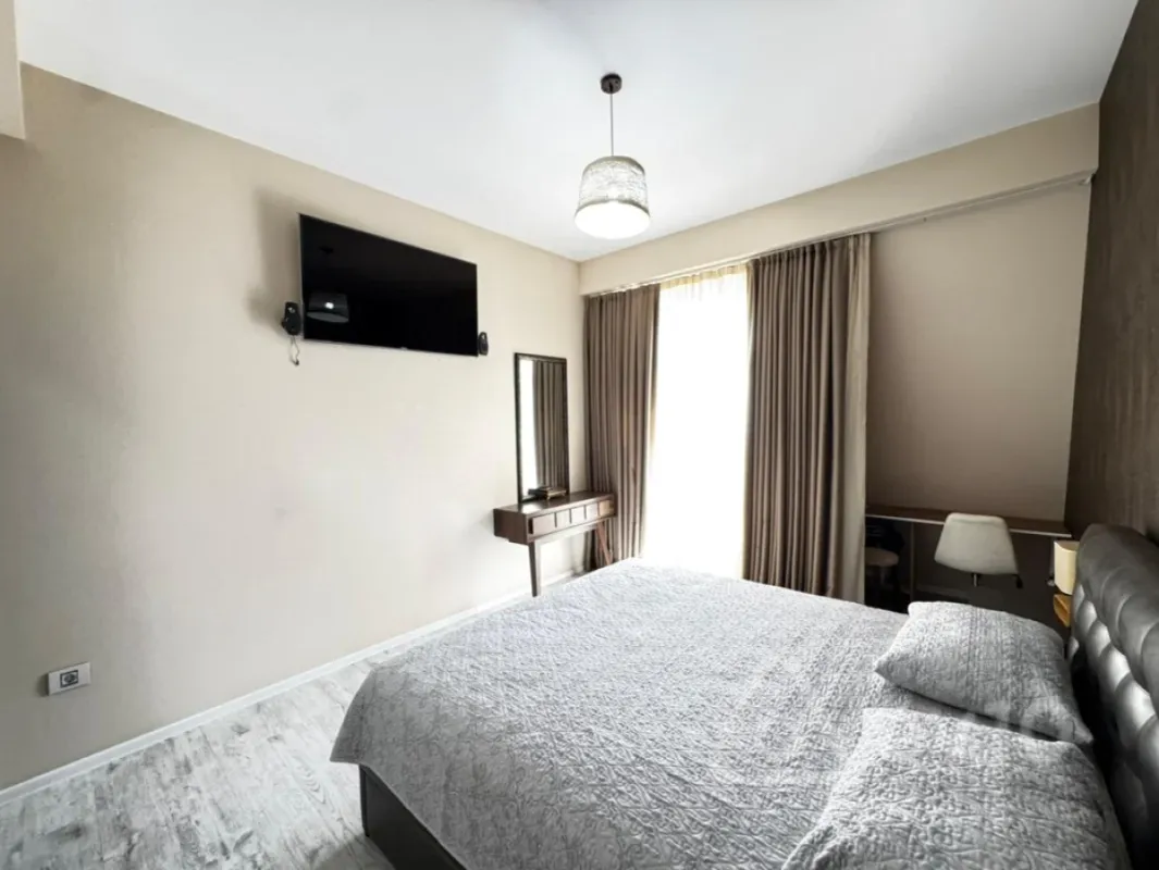 Kirayə verilir 4 otaqlı yeni tikili 180 m²