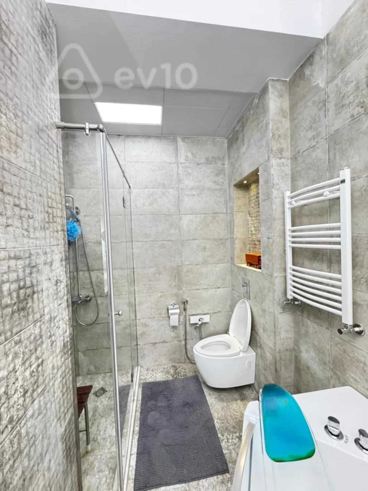 Kirayə verilir 4 otaqlı yeni tikili 180 m²