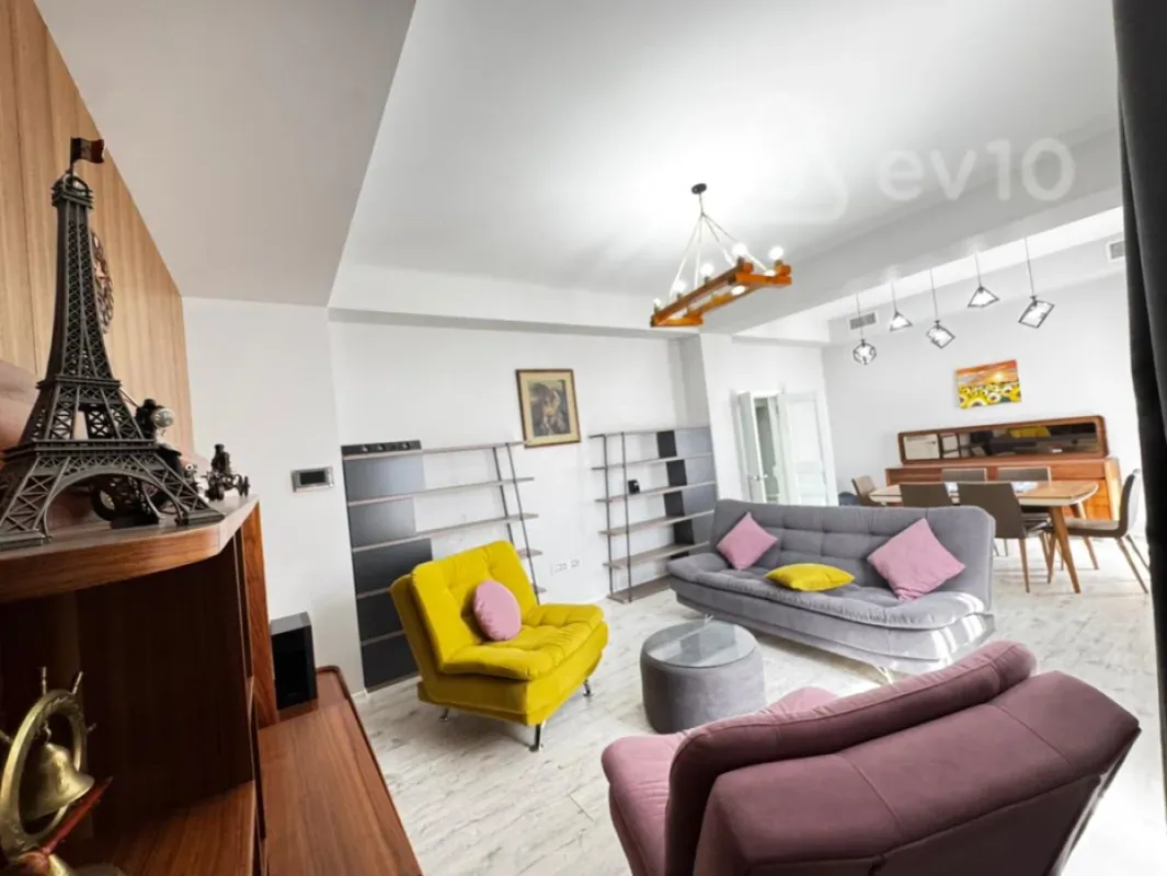 Kirayə verilir 4 otaqlı yeni tikili 180 m²