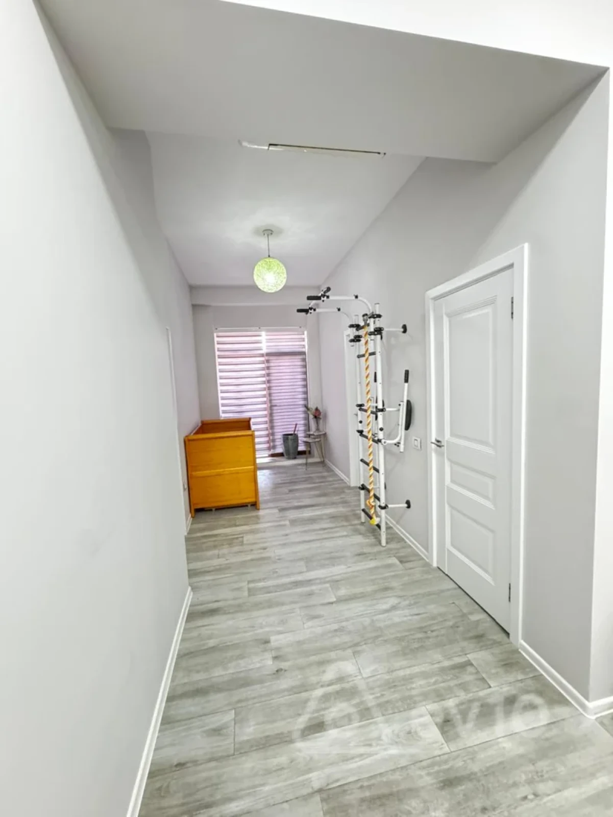 Kirayə verilir 4 otaqlı yeni tikili 180 m²