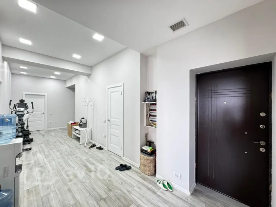 Kirayə verilir 4 otaqlı yeni tikili 180 m²