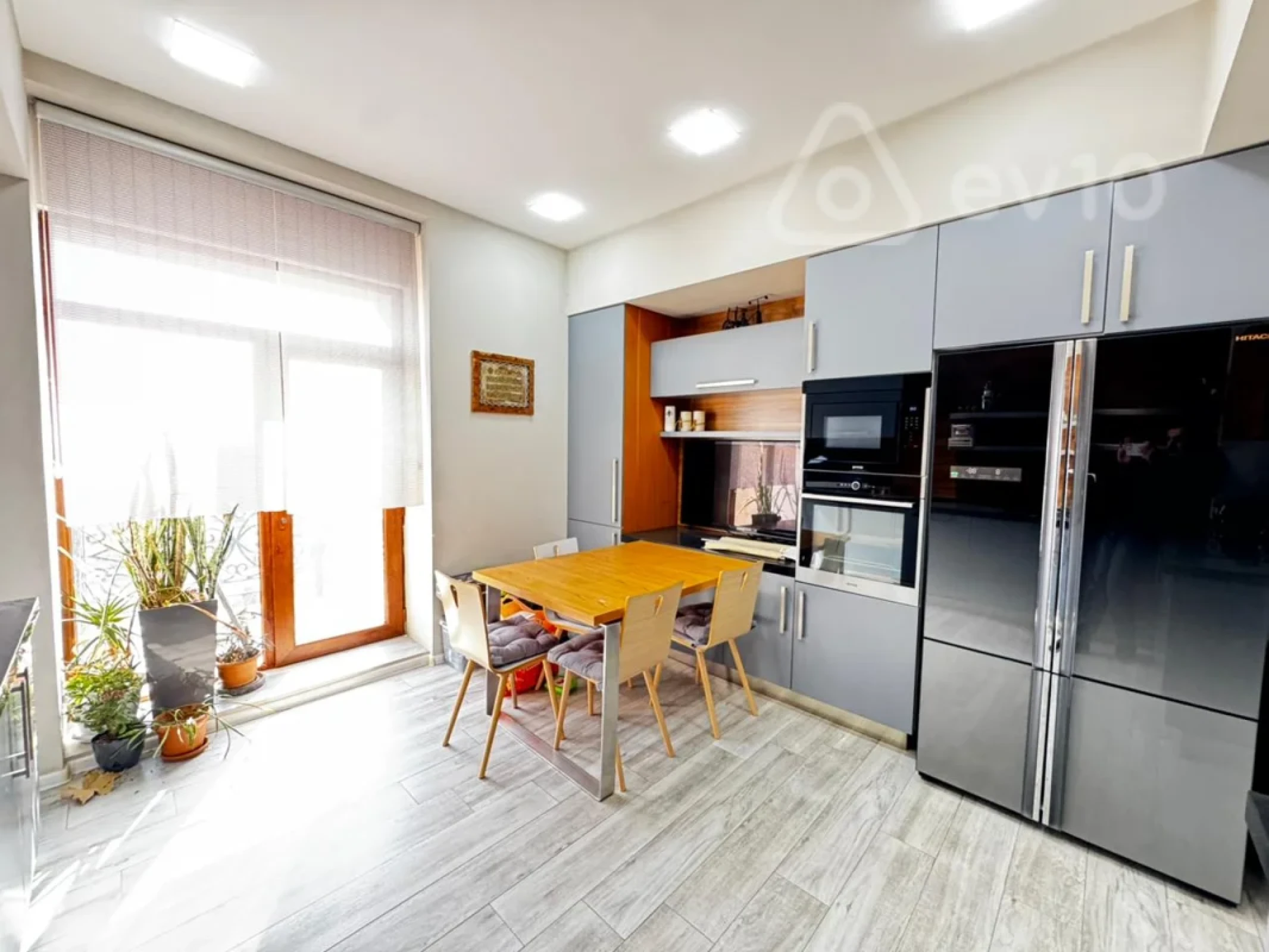 Kirayə verilir 4 otaqlı yeni tikili 180 m²