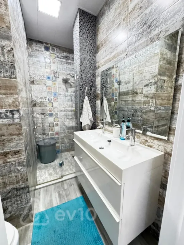 Kirayə verilir 4 otaqlı yeni tikili 180 m²