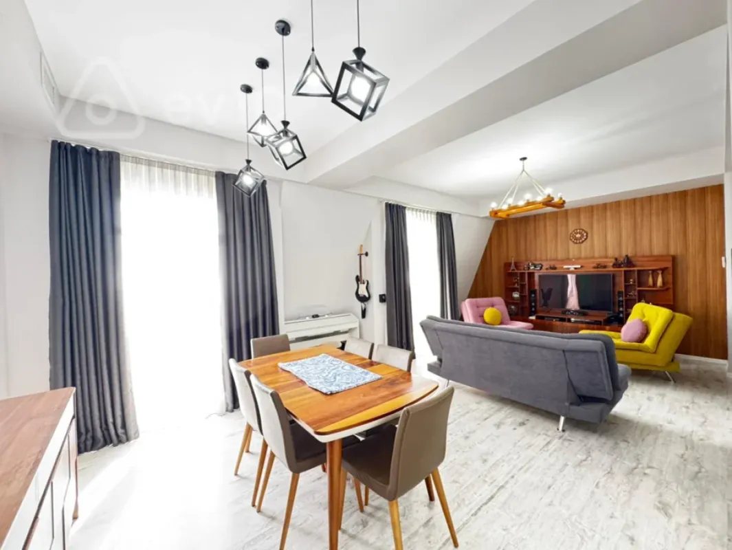 Kirayə verilir 4 otaqlı yeni tikili 180 m²