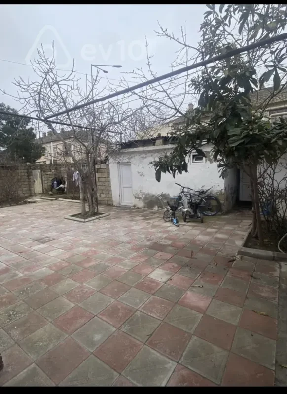 Satılır 6 otaqlı həyət evi 600 m²