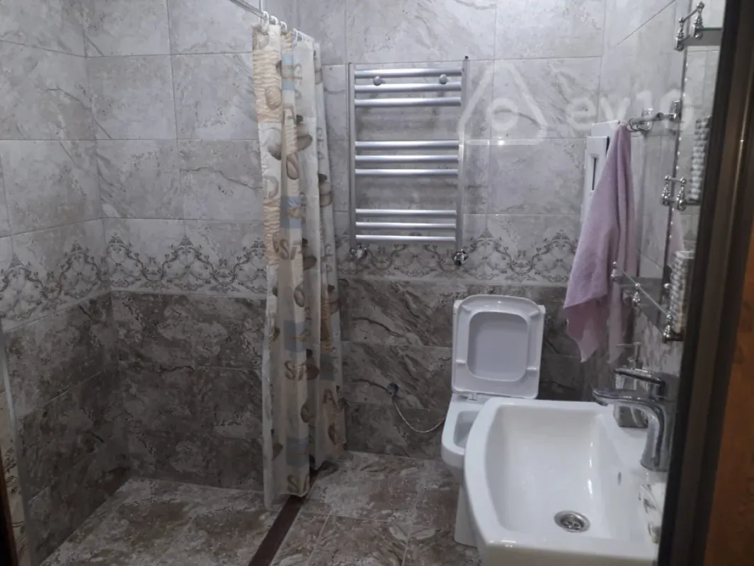 Satılır 2 otaqlı yeni tikili 70 m²