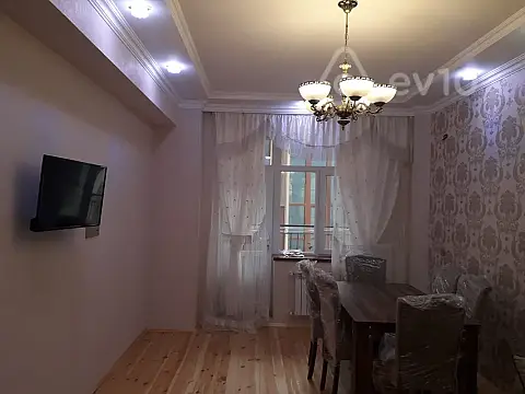 Satılır 2 otaqlı yeni tikili 70 m²