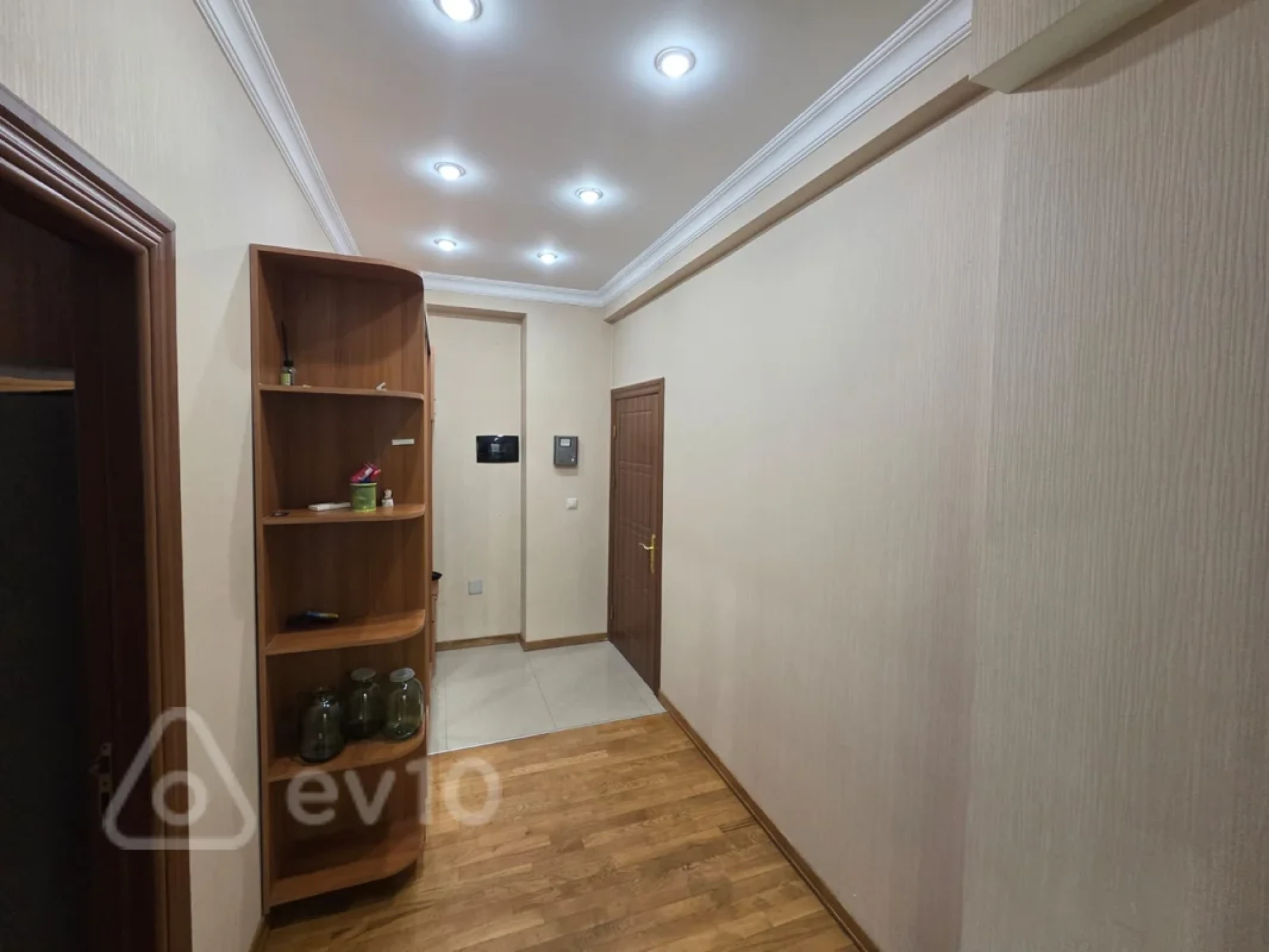 Kirayə verilir 2 otaqlı yeni tikili 85 m²