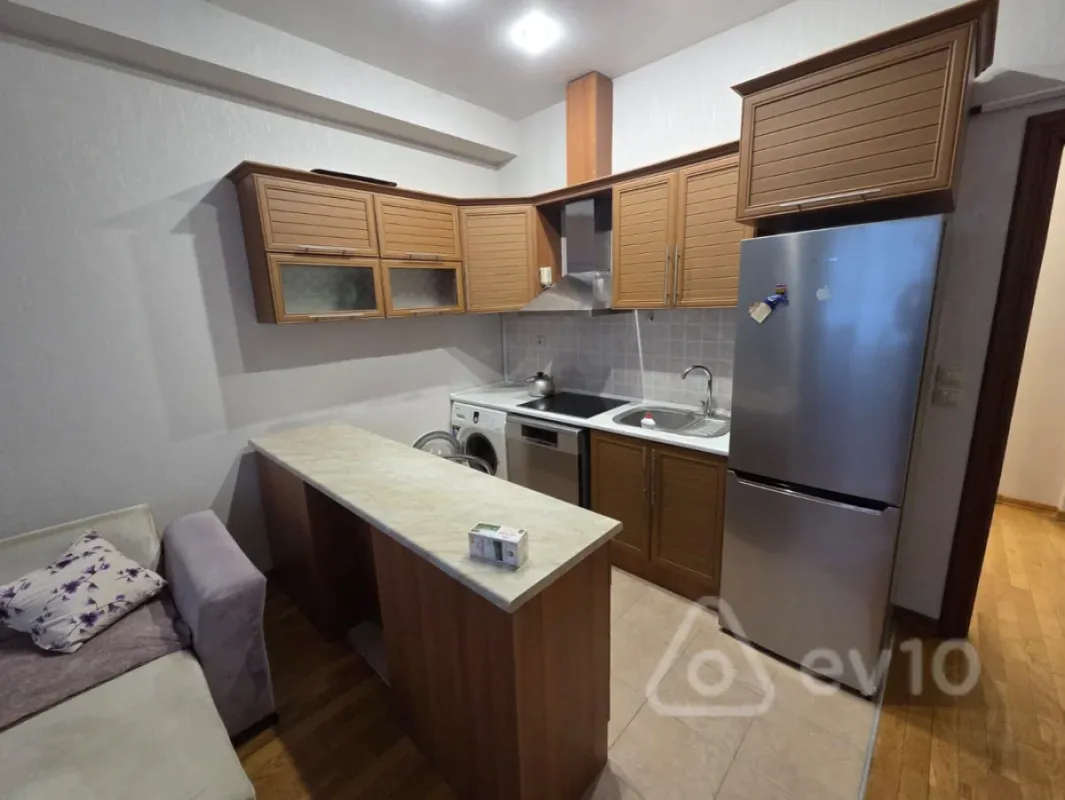Kirayə verilir 2 otaqlı yeni tikili 85 m²