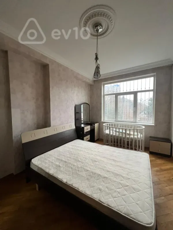 Kirayə verilir 2 otaqlı yeni tikili 75 m²