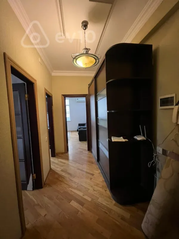 Kirayə verilir 2 otaqlı yeni tikili 75 m²