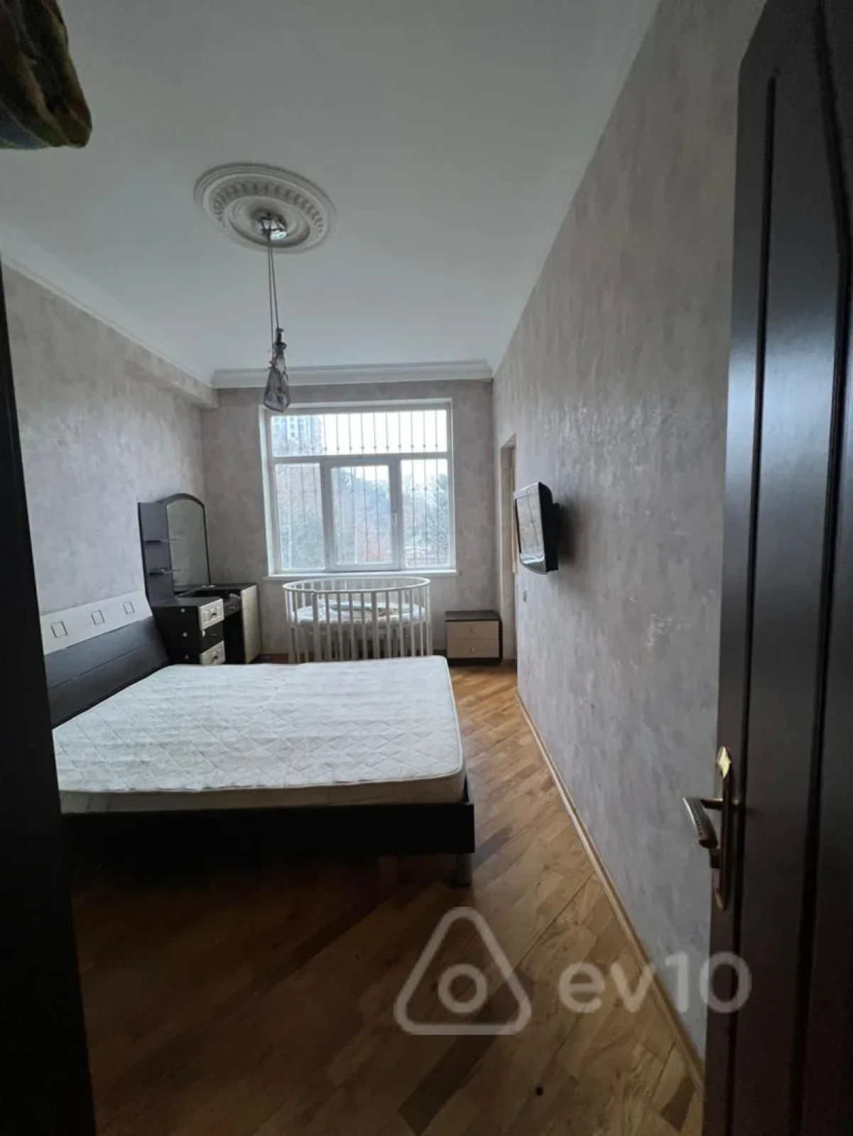 Kirayə verilir 2 otaqlı yeni tikili 75 m²