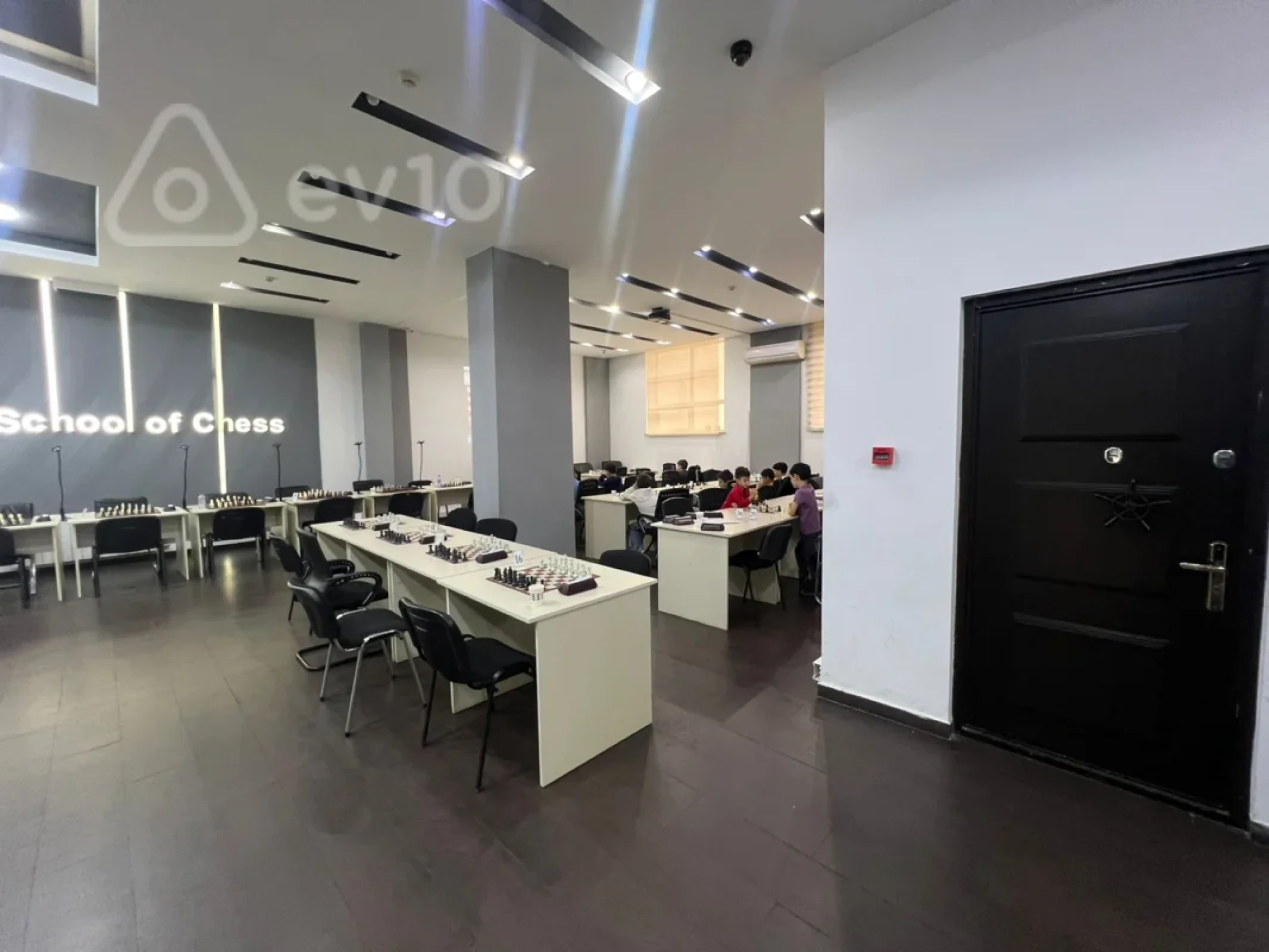 Kirayə verilir mənzil 380 m²