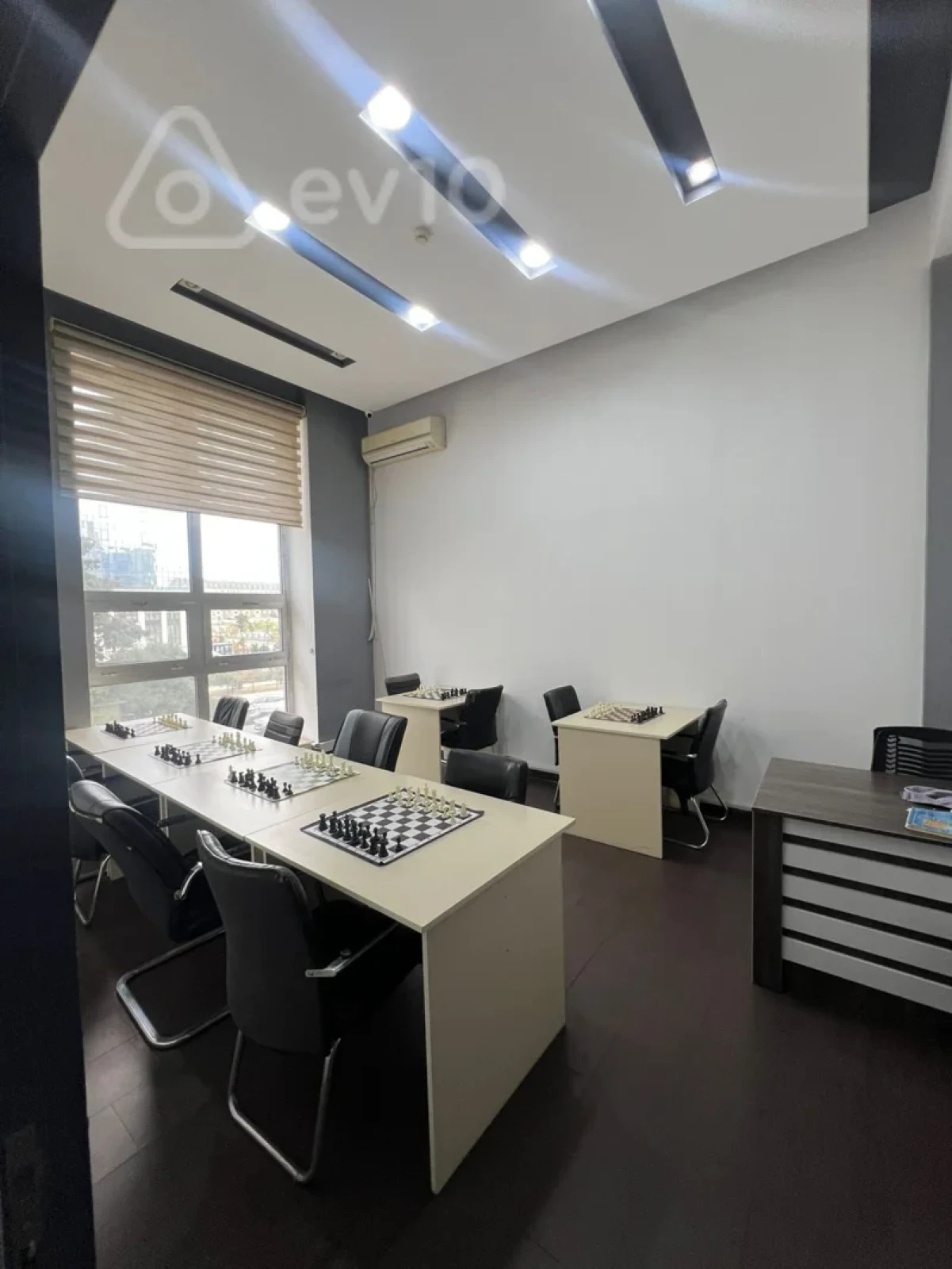 Kirayə verilir mənzil 380 m²