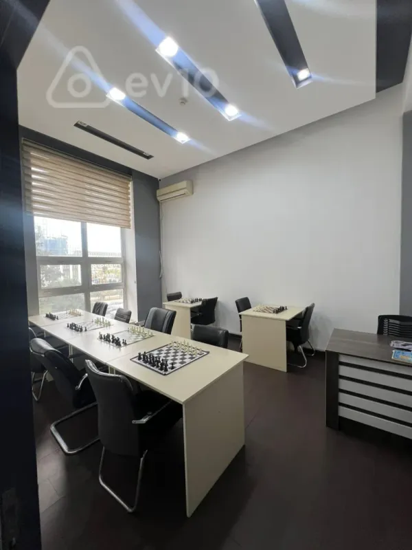 Kirayə verilir mənzil 380 m²