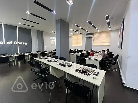 Kirayə verilir mənzil 380 m²