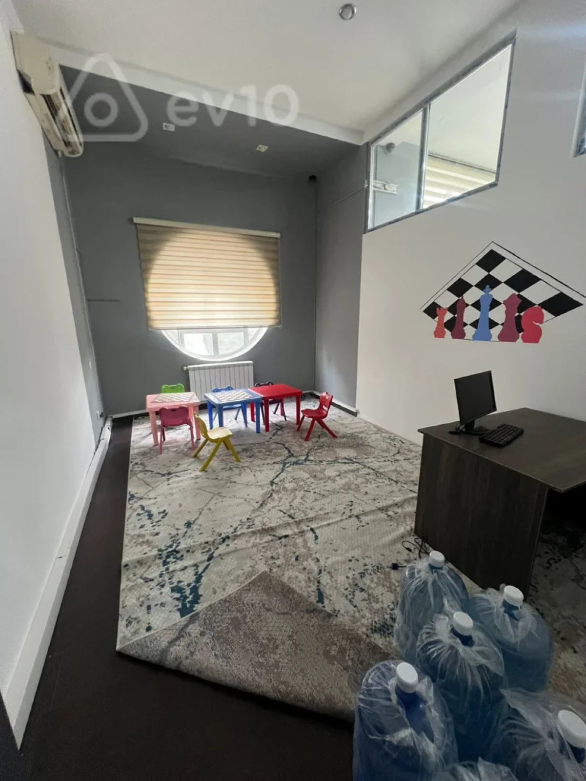 Kirayə verilir mənzil 380 m²