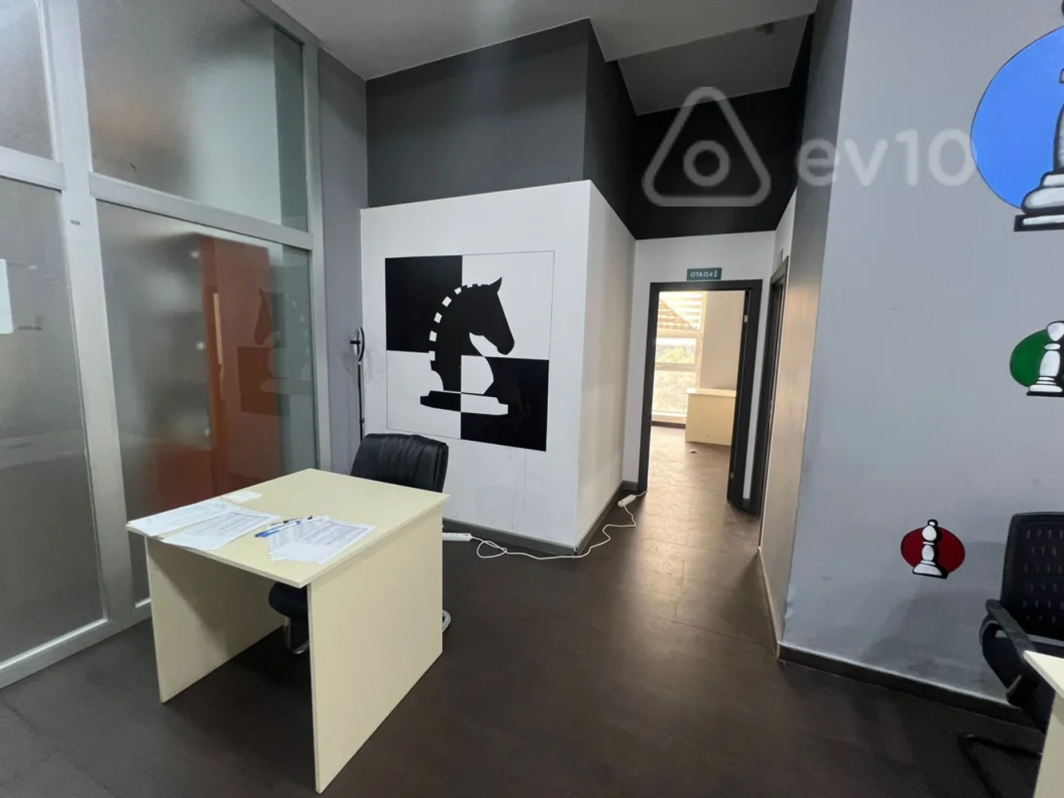 Kirayə verilir mənzil 380 m²