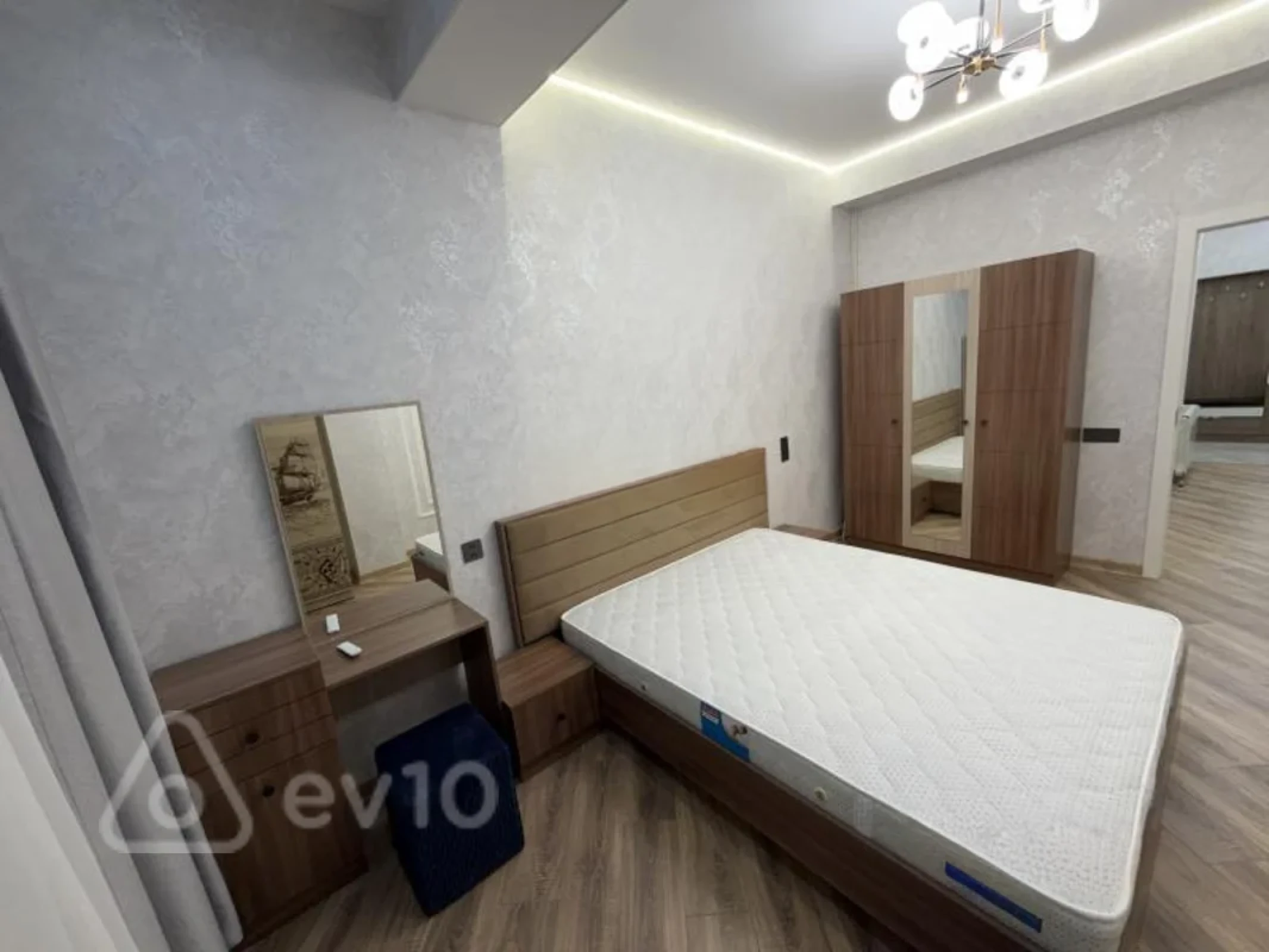 Kirayə verilir 2 otaqlı yeni tikili 75 m²