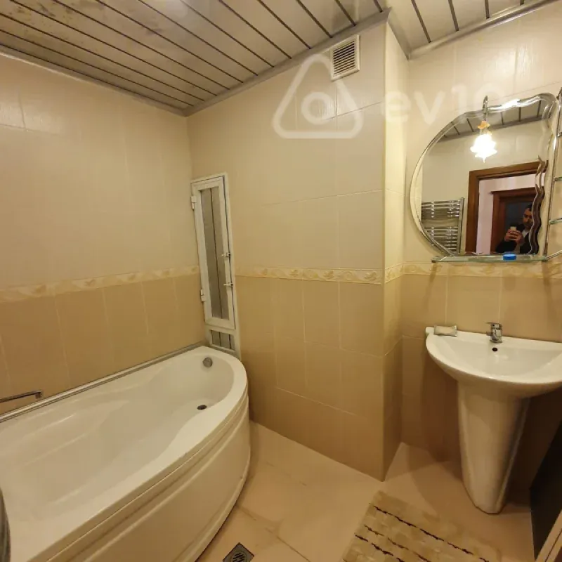 Kirayə verilir 2 otaqlı yeni tikili 100 m²