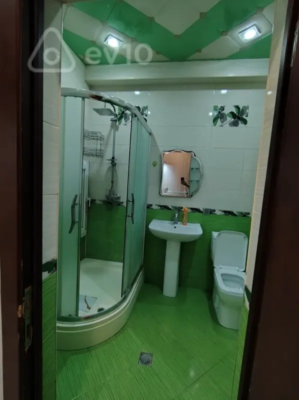 Kirayə verilir 2 otaqlı yeni tikili 80 m²