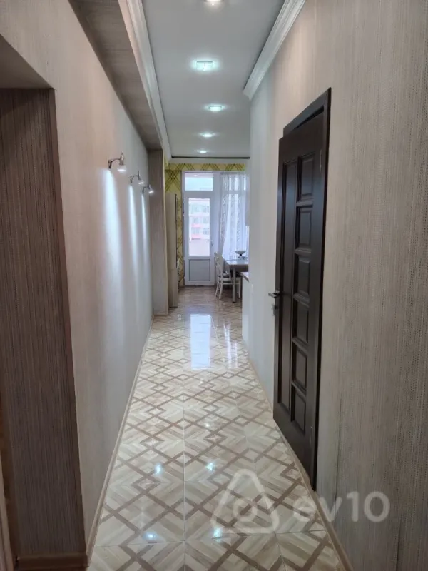 Kirayə verilir 2 otaqlı yeni tikili 80 m²