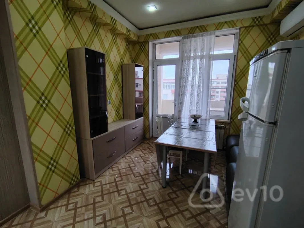 Kirayə verilir 2 otaqlı yeni tikili 80 m²