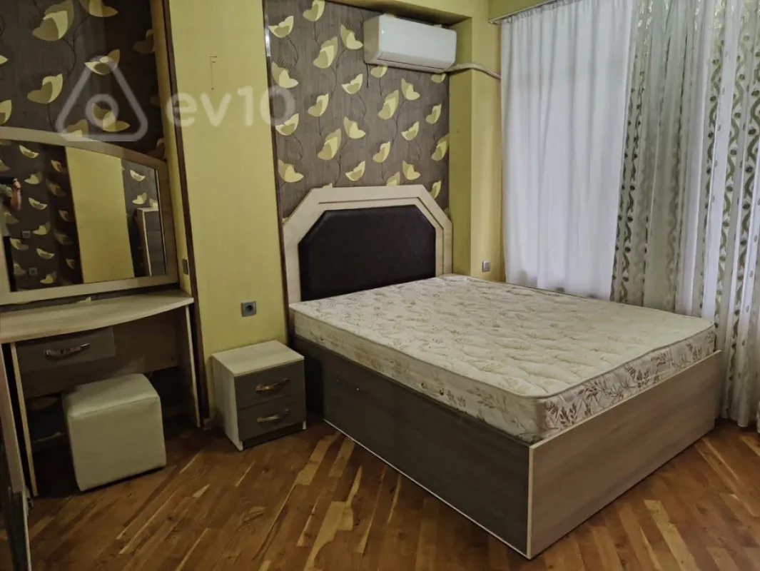 Kirayə verilir 2 otaqlı yeni tikili 80 m²