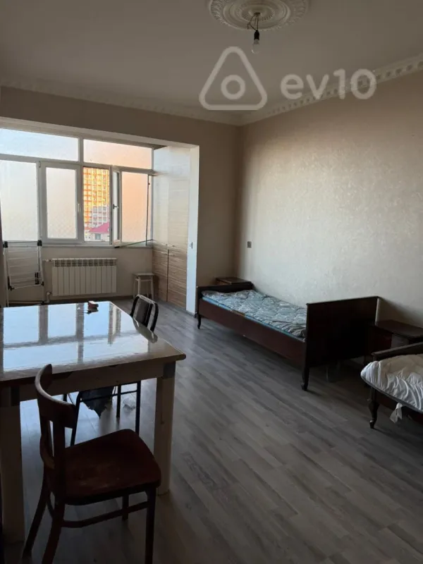 Kirayə verilir 1 otaqlı köhnə tikili 40 m²