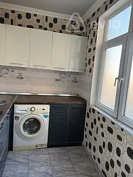 Kirayə verilir 1 otaqlı köhnə tikili 40 m²