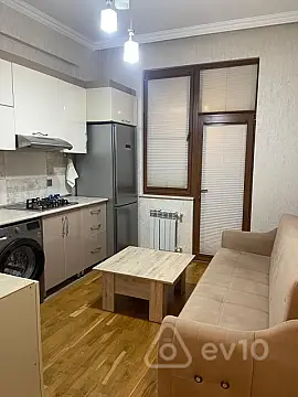 Kirayə verilir 2 otaqlı yeni tikili 60 m²