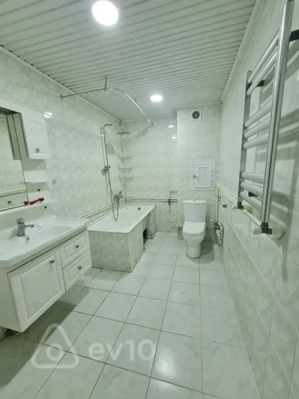 Kirayə verilir 2 otaqlı yeni tikili 65 m²