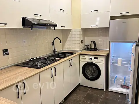 Kirayə verilir 2 otaqlı yeni tikili 70 m²