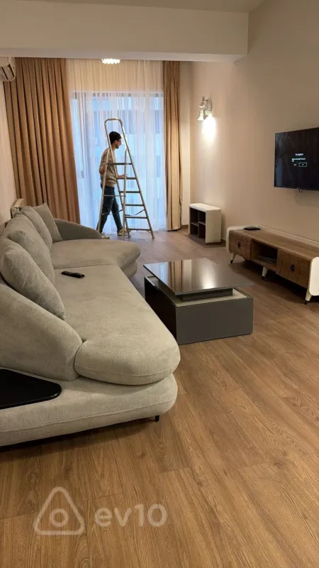 Kirayə verilir 2 otaqlı yeni tikili 70 m²