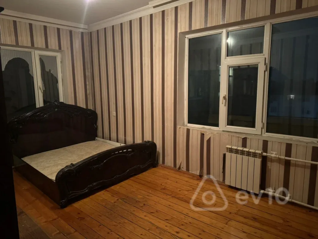Kirayə verilir 3 otaqlı köhnə tikili 85 m²