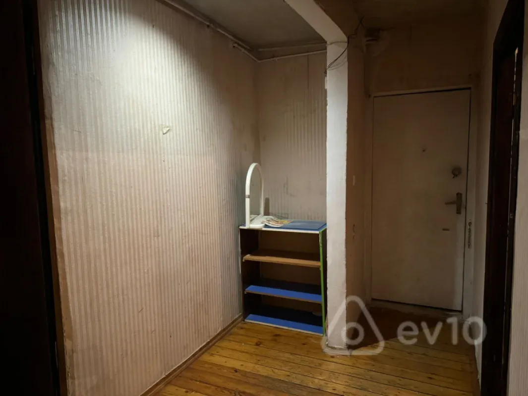 Kirayə verilir 3 otaqlı köhnə tikili 85 m²