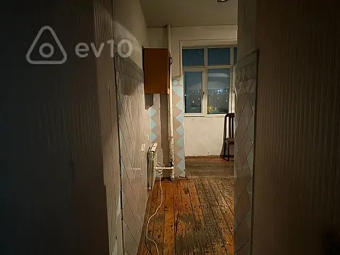 Kirayə verilir 3 otaqlı köhnə tikili 85 m²