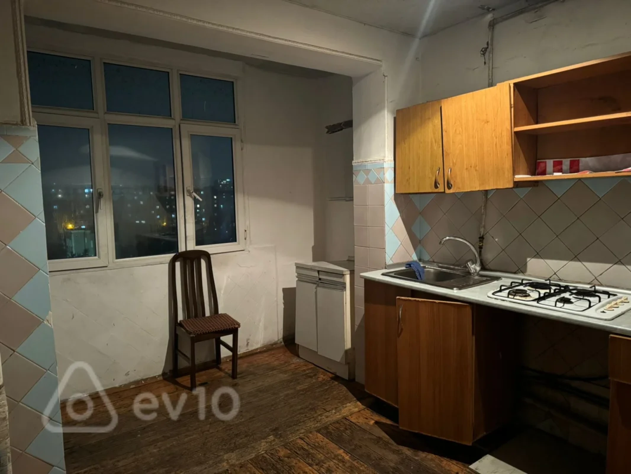 Kirayə verilir 3 otaqlı köhnə tikili 85 m²