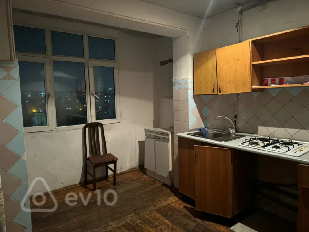 Kirayə verilir 3 otaqlı köhnə tikili 85 m²