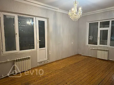 Kirayə verilir 3 otaqlı köhnə tikili 85 m²