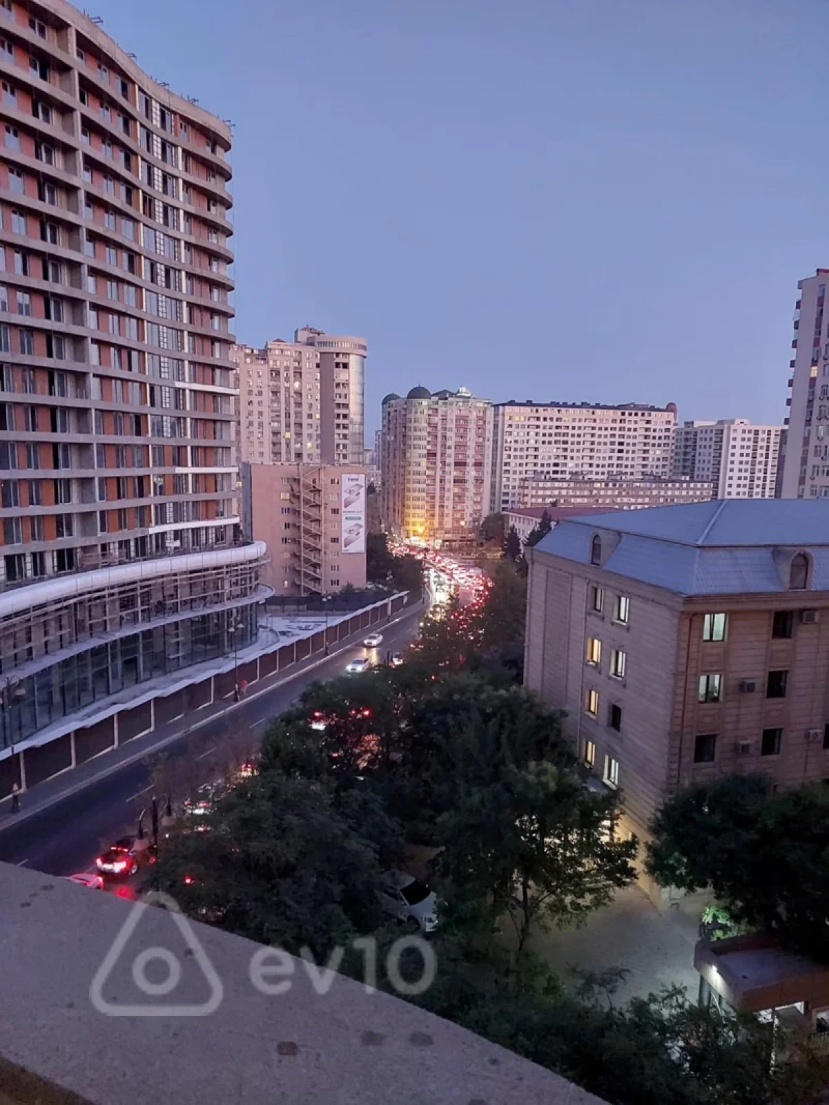 Kirayə verilir 2 otaqlı yeni tikili 113 m²