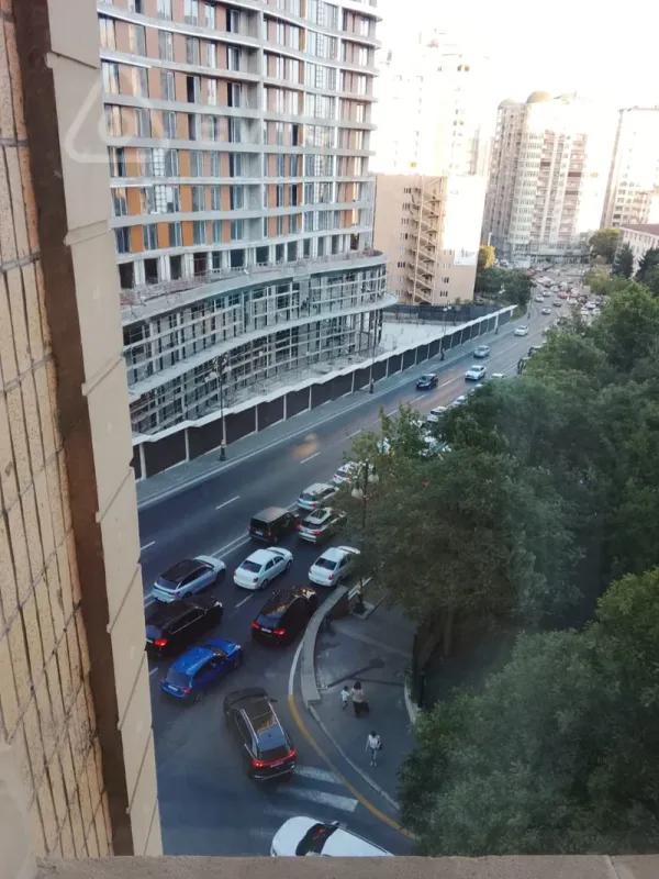 Kirayə verilir 2 otaqlı yeni tikili 113 m²