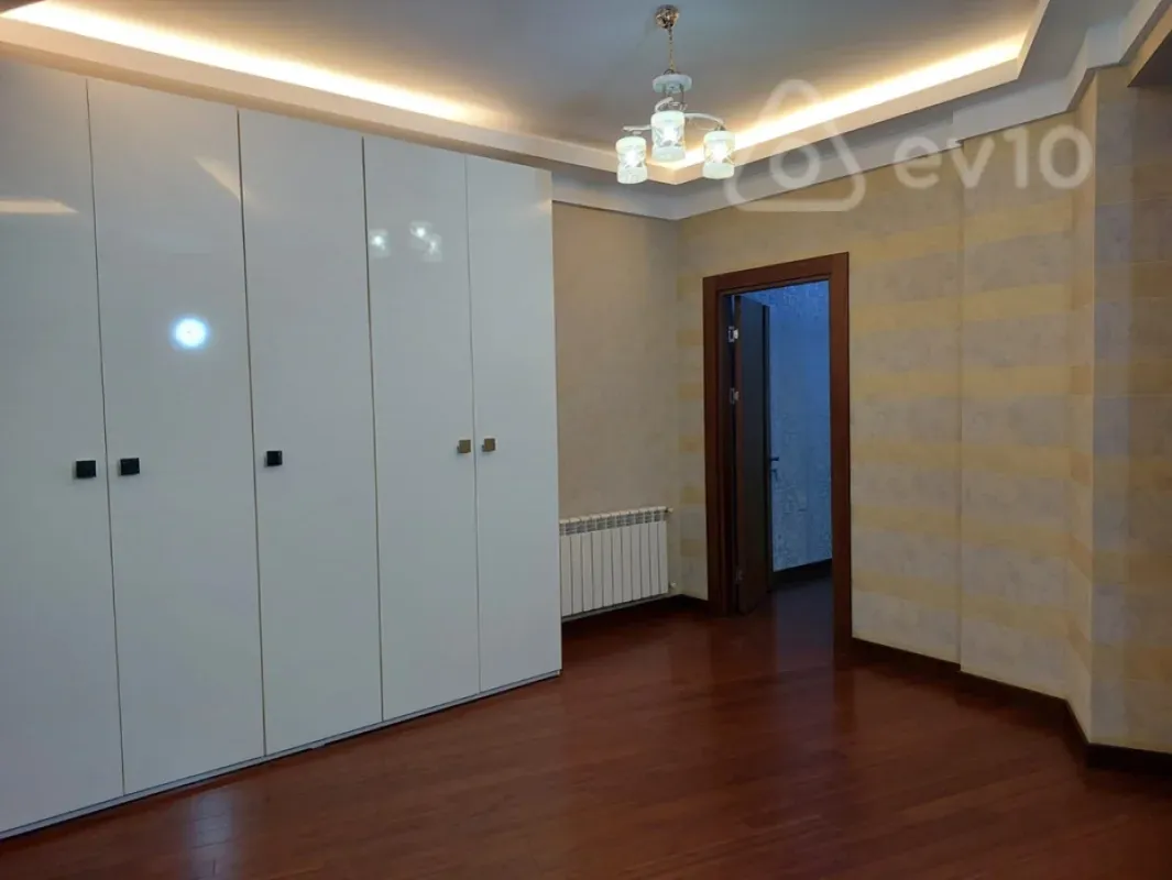 Kirayə verilir 2 otaqlı yeni tikili 113 m²