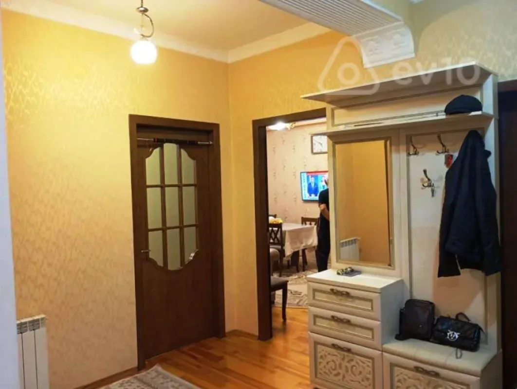 Kirayə verilir 3 otaqlı yeni tikili 100 m²